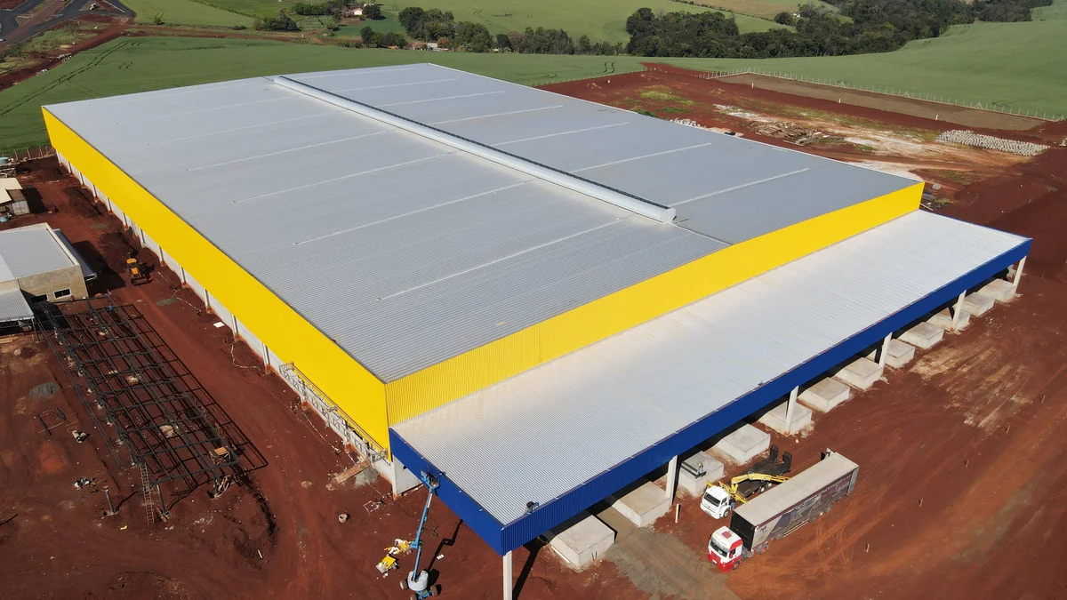 Obras industriais em estrutura metálica